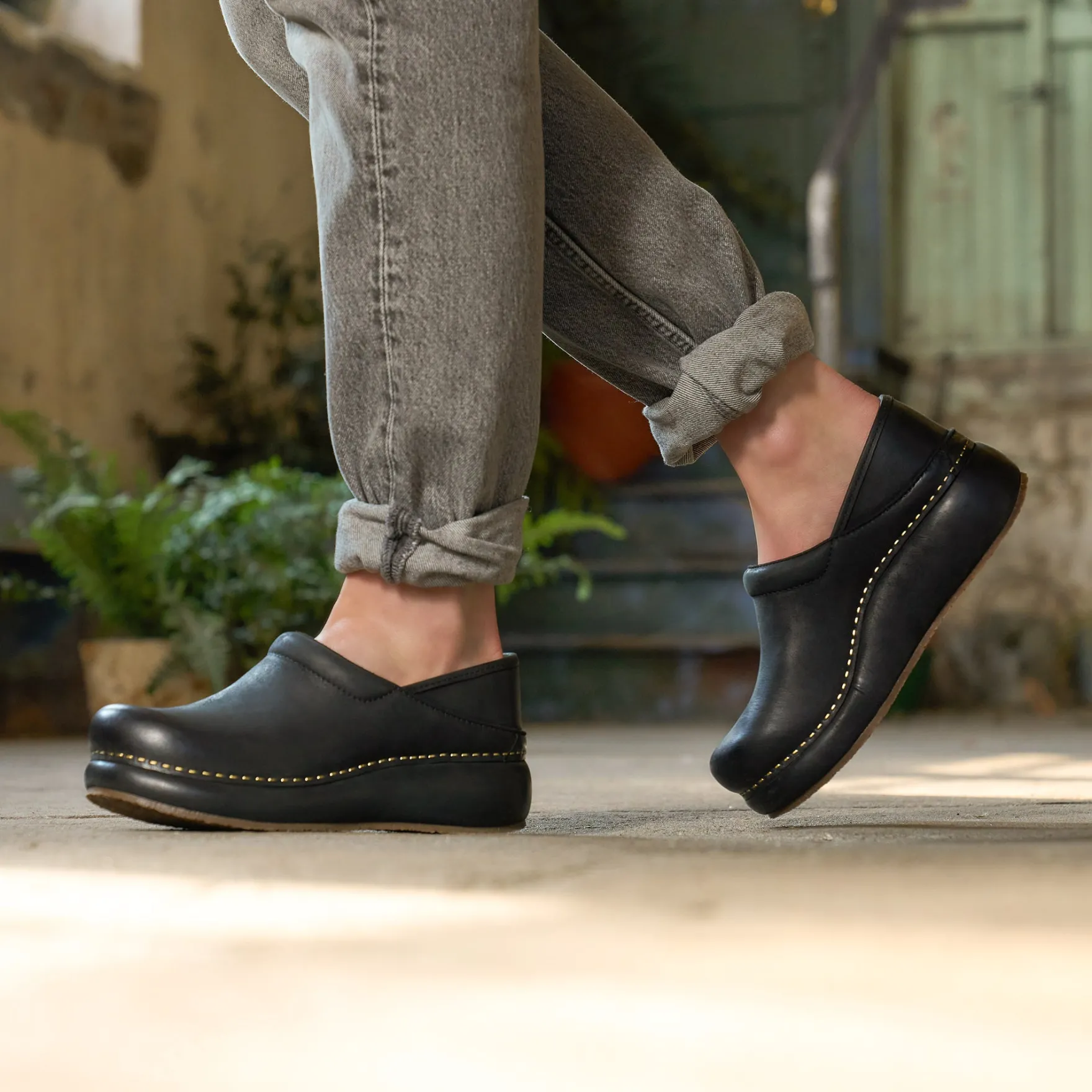 Dansko Platform Pro>Women Clogs