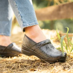 Dansko Professional><noscript><img width=