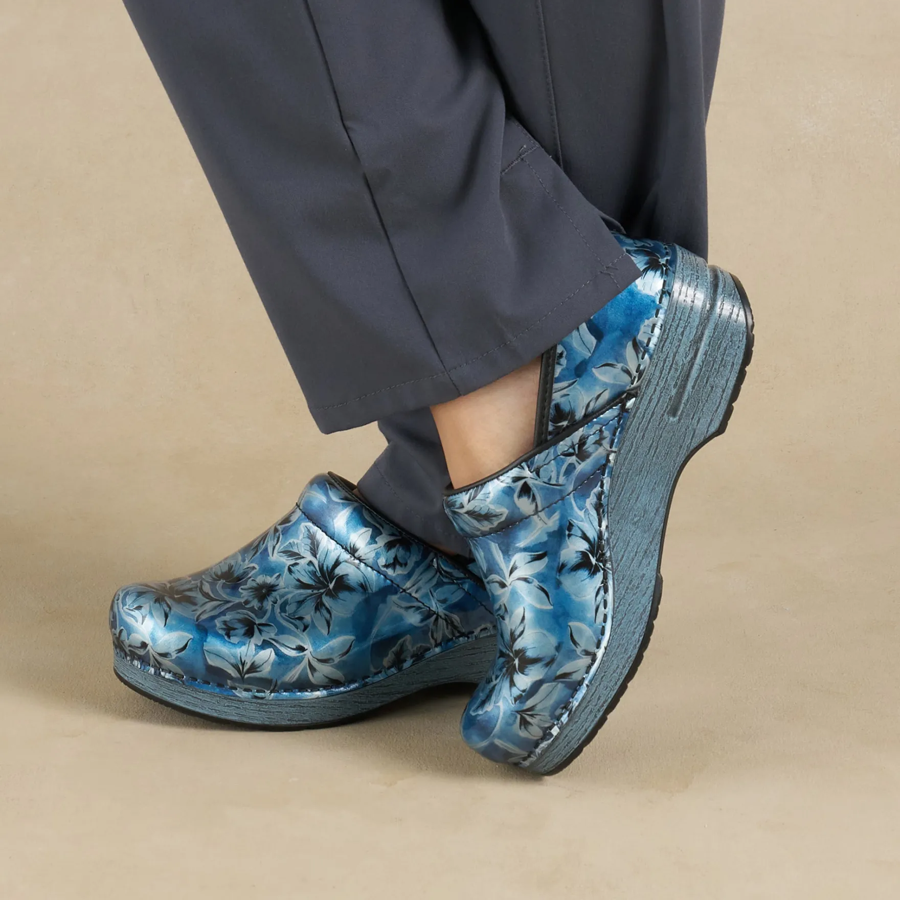 Dansko Professional>Women Clogs