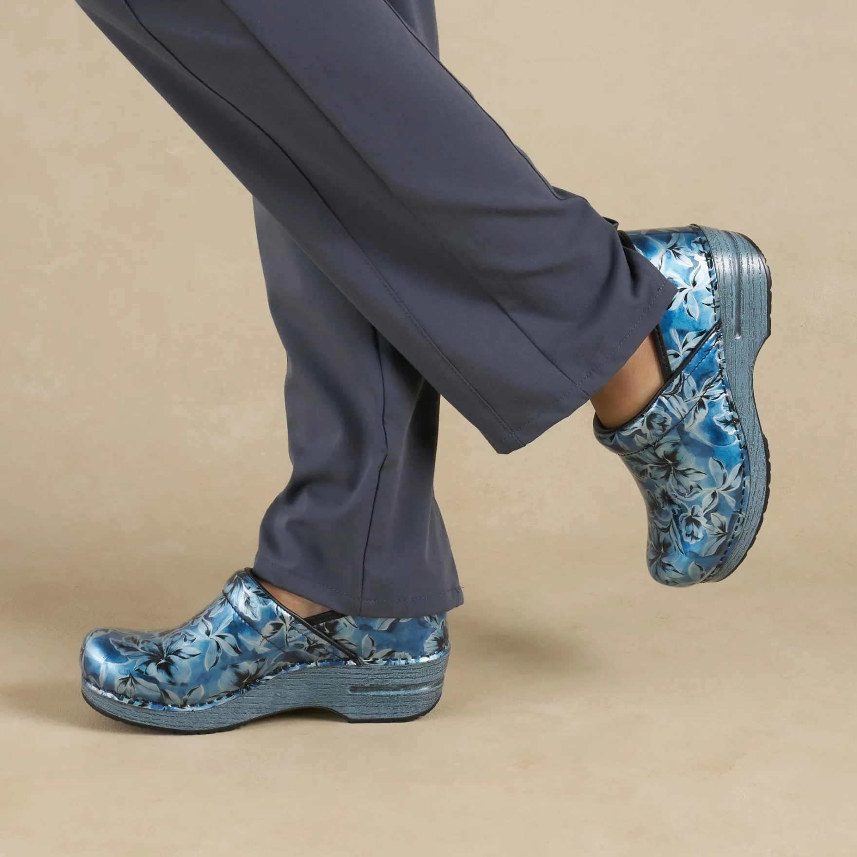 Dansko Professional>Women Clogs
