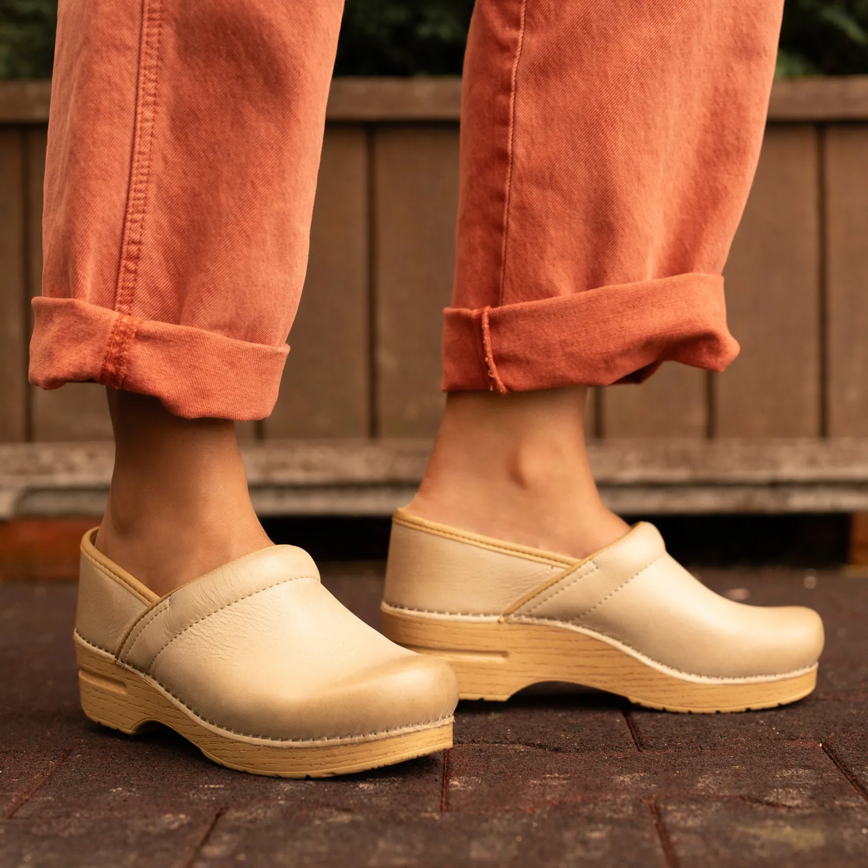 Dansko Professional>Women Clogs