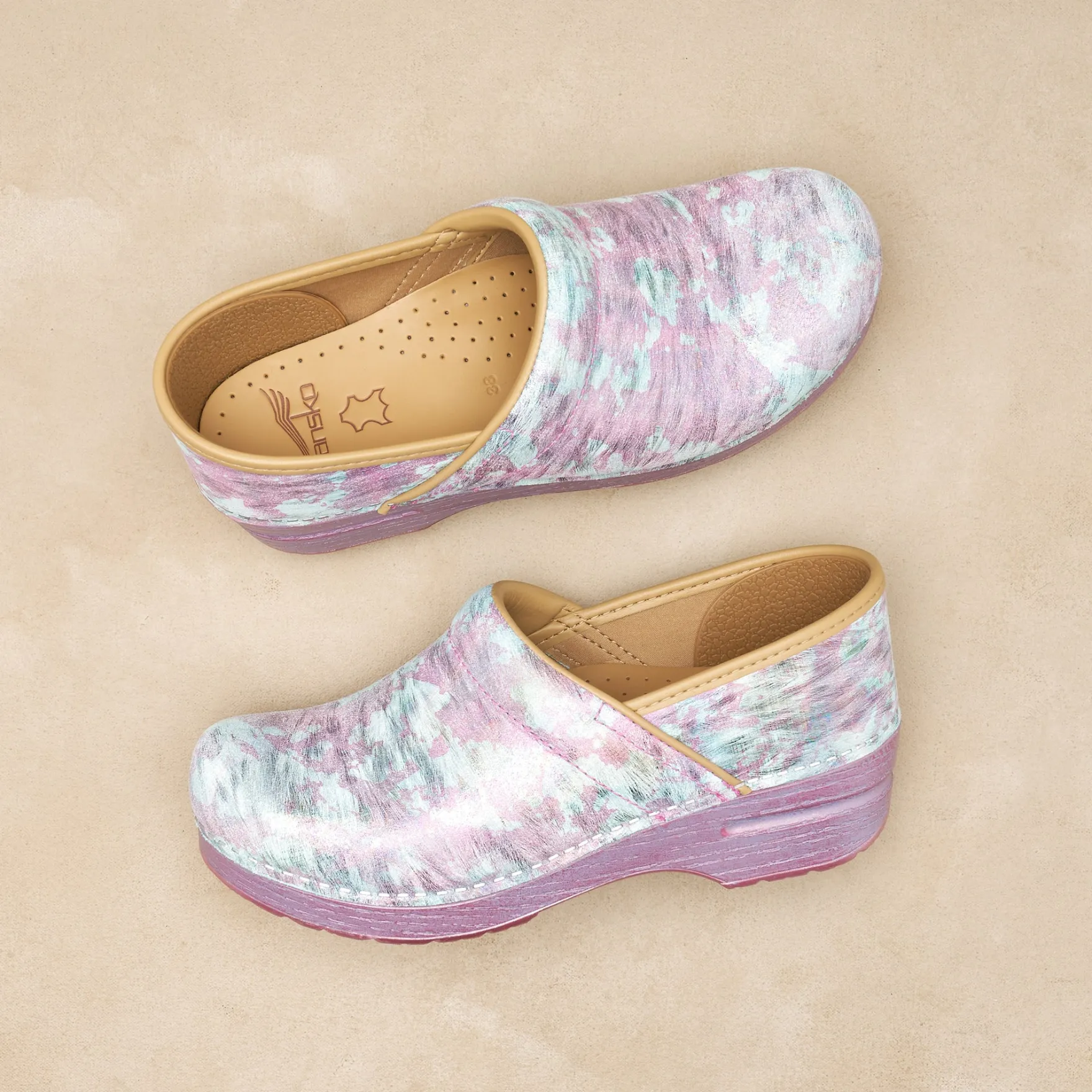 Dansko Professional>Women Clogs