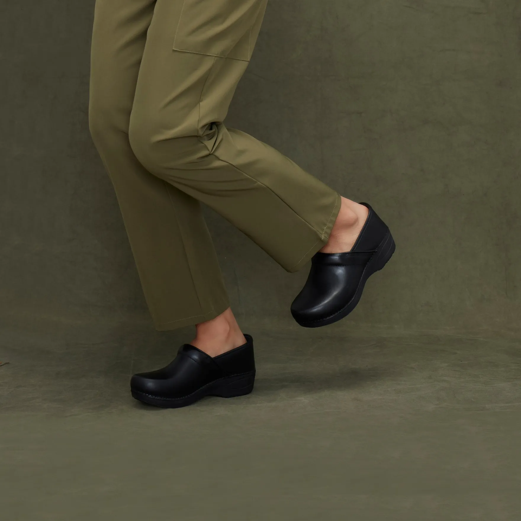 Dansko XP 2.0>Women Clogs